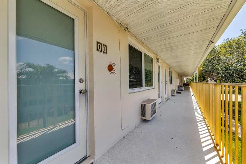 11 SW 4th Avenue # 11, Boca Raton FL 33432