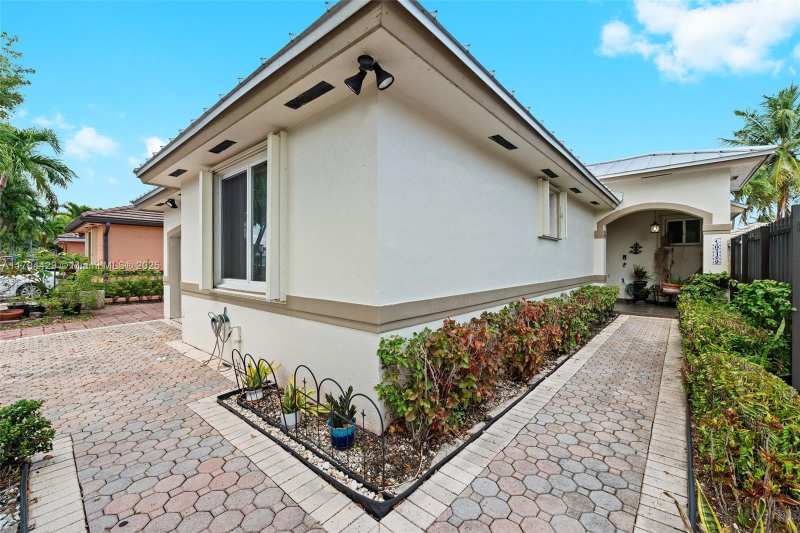 7045 SW 161 PL, Miami FL 33193