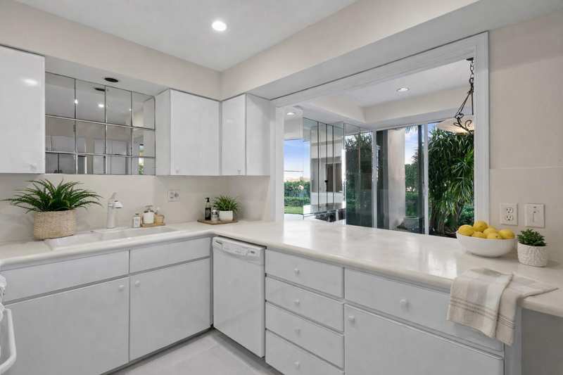 108 Lakeshore Drive # 140, North Palm Beach FL 33408
