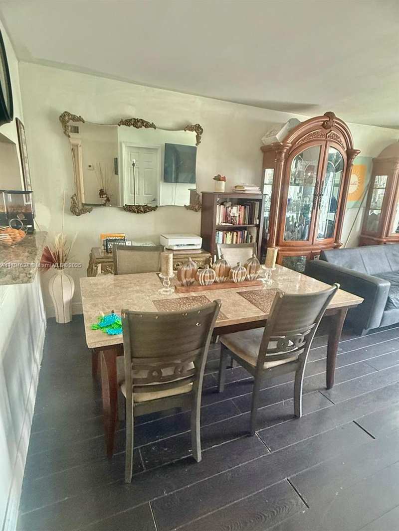 488 NW 165th St Rd # 512, Miami FL 33169