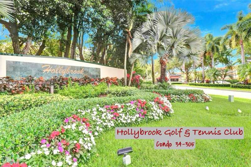 8962 S Hollybrook Blvd # 305, Pembroke Pines FL 33025