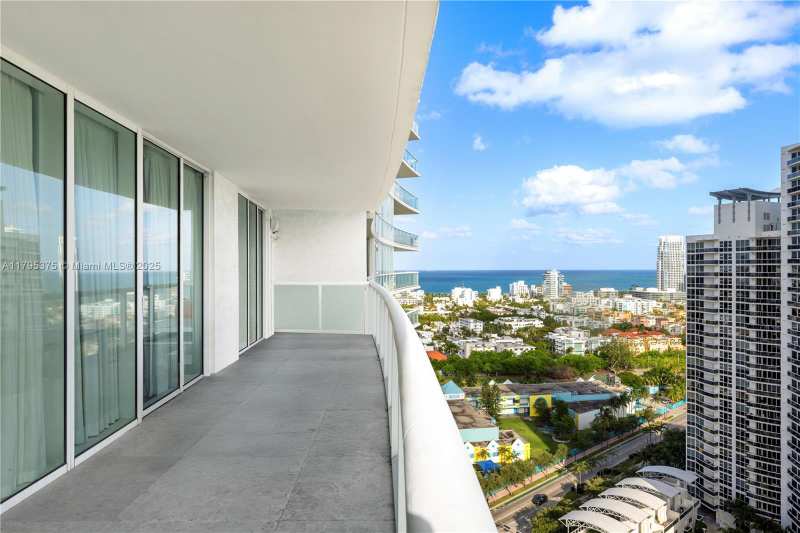 450 Alton Rd # 2303, Miami Beach FL 33139