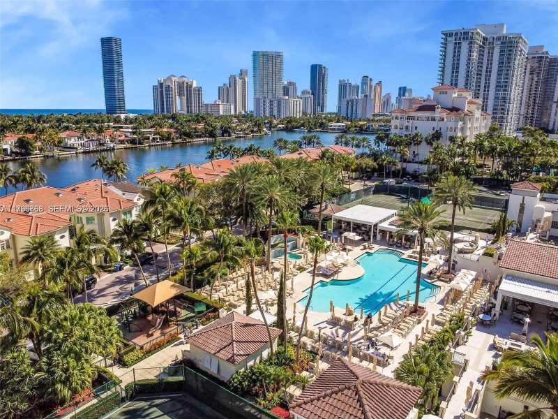 20165 NE 39 PL # 403, Aventura FL 33180