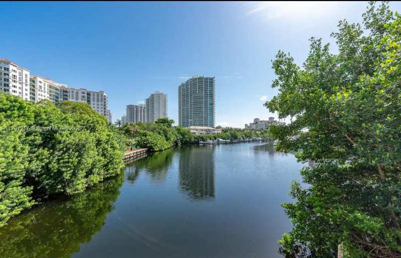 19999 E Country Club Dr # 1202, Aventura FL 33180