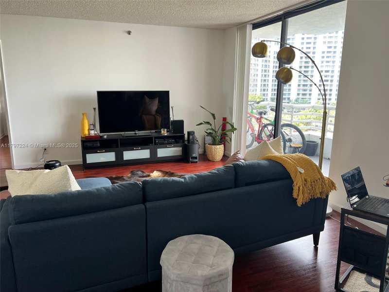 3300 NE 192nd St # 803, Aventura FL 33180
