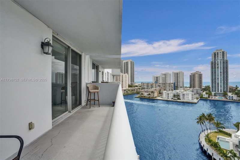 137 Golden Isles Dr # 1105, Hallandale Beach FL 33009