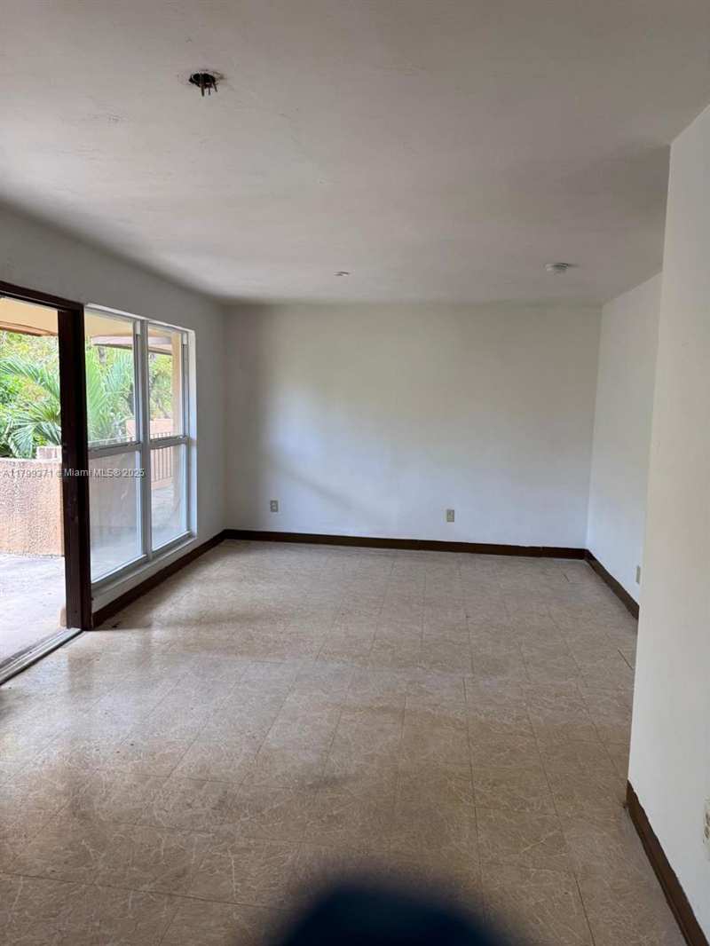 1600 NW 4th Ave # 16A, Miami FL 33136
