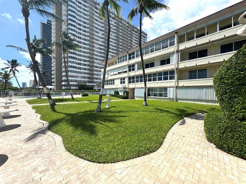 1936 S Ocean Dr # 8D, Hallandale Beach FL 33009