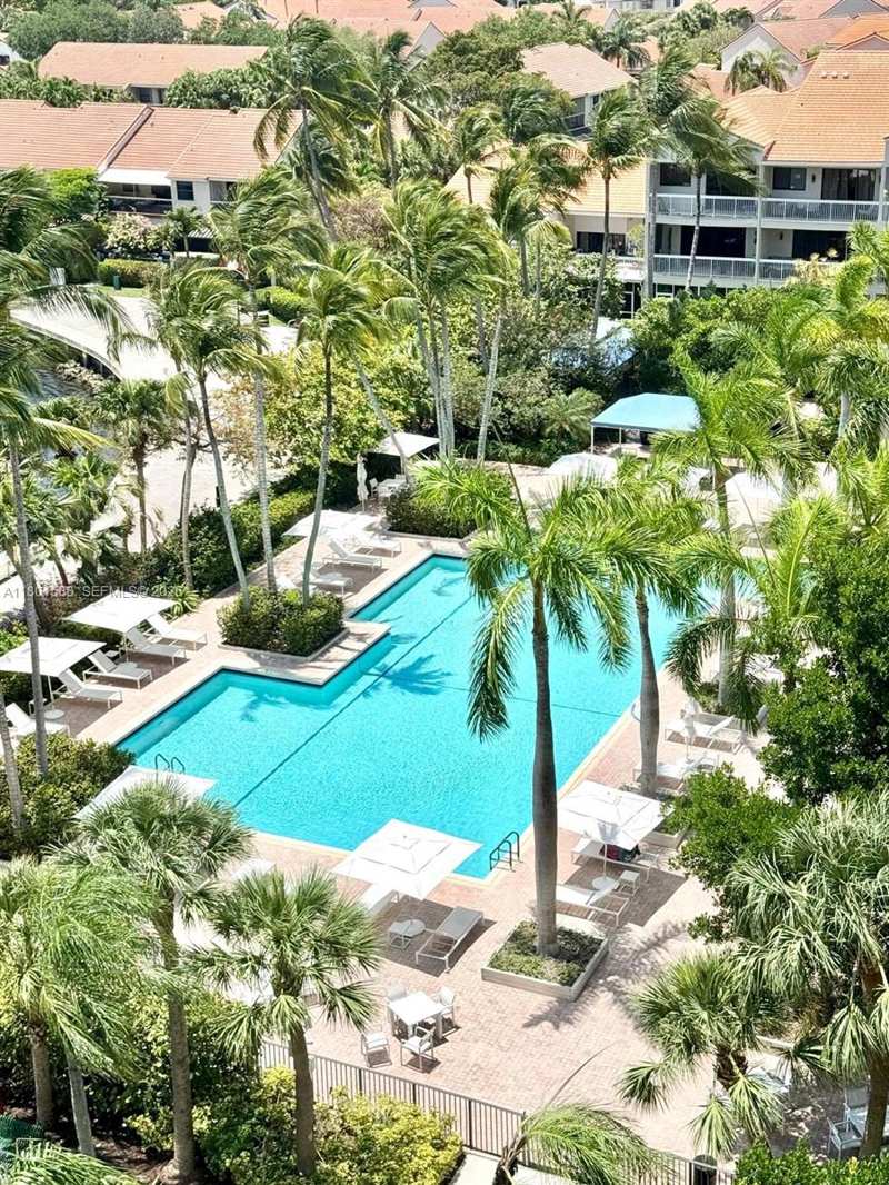 3610 Yacht Club Dr # 810, Aventura FL 33180