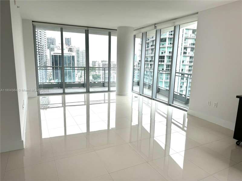 92 SW 3rd St # 1605, Miami FL 33130