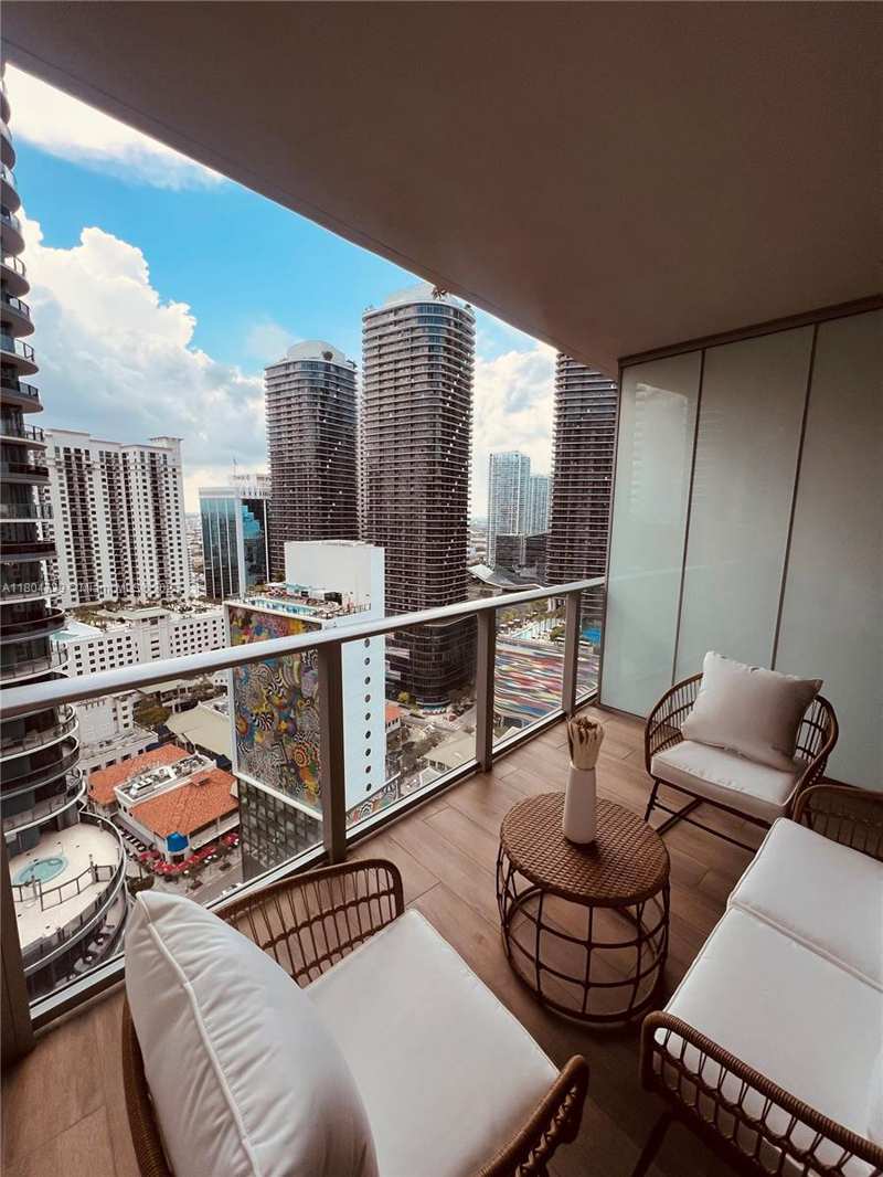 1010 Brickell Ave # 2710, Miami FL 33131