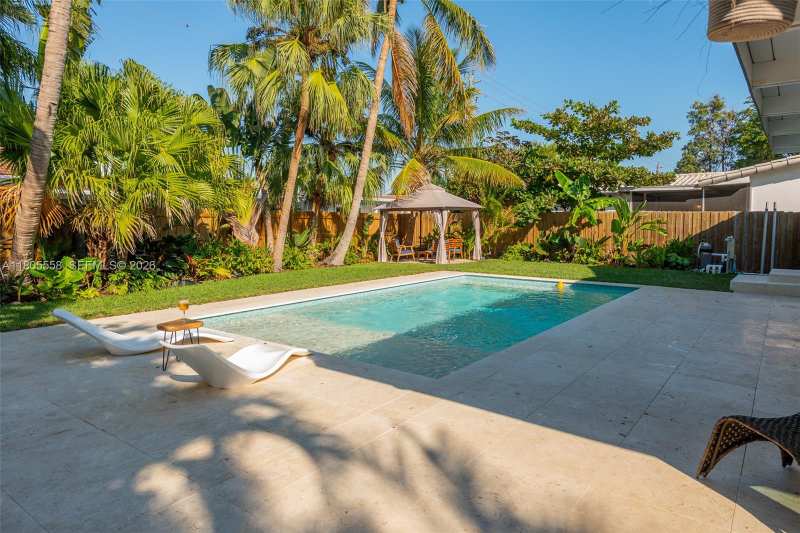 1025 Washington St, Hollywood FL 33019