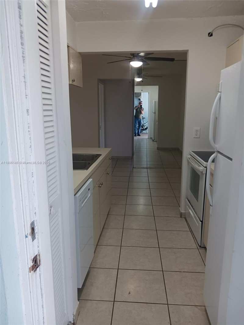 2700 NE 135th St # 30, North Miami FL 33181