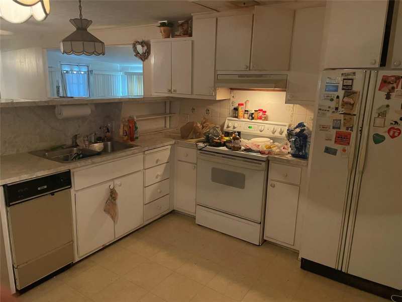 8581 SW 20th Place, Davie FL 33324