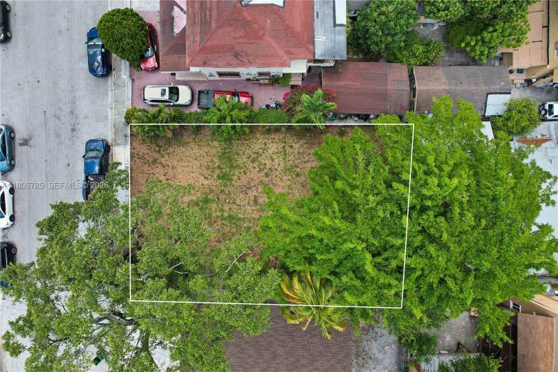 1873 NW Flagler Ter, Miami FL 33125