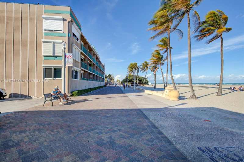 201 Van Buren St # 101, Hollywood FL 33019