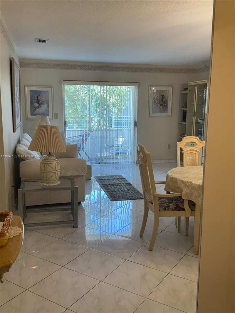 1395 NE 167th St # 203, Miami FL 33162