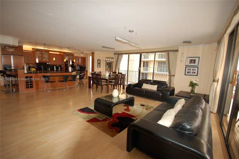 8877 Collins Ave # 507, Surfside FL 33154