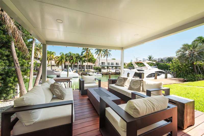 201 Knollwood Dr, Key Biscayne FL 33149