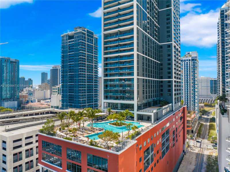 159 NE 6th St # 3005, Miami FL 33132