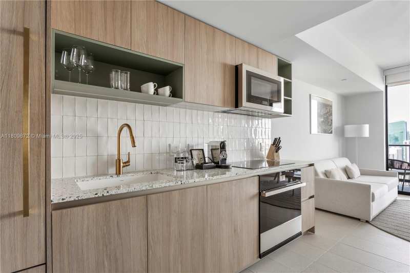 601 NE 1st St # 3907, Miami FL 33132