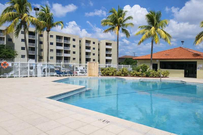 8185 NW 7th Street # 214, Miami FL 33126