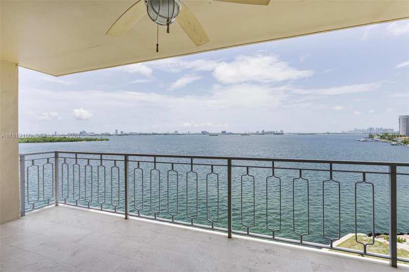 11111 Biscayne Blvd # 8C, Miami FL 33181