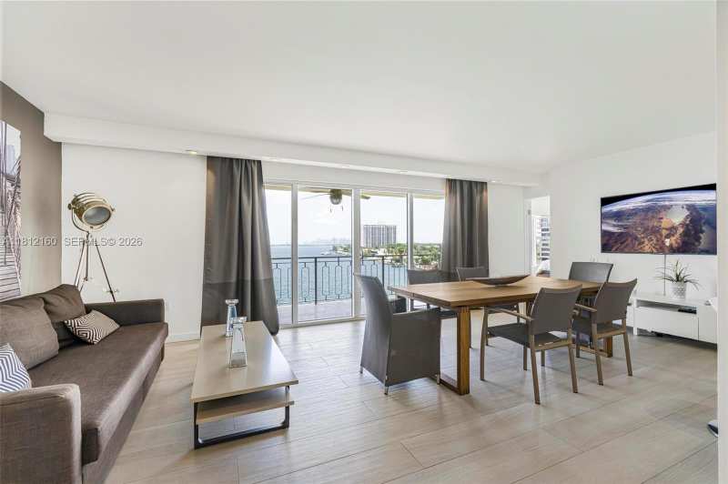 11111 Biscayne Blvd # 8C, Miami FL 33181
