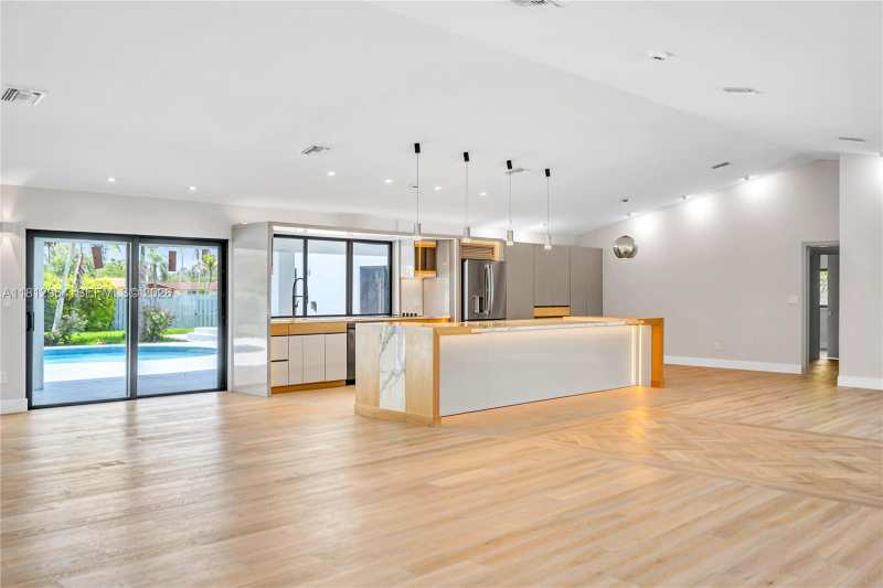 10600 SW 140th St, Miami FL 33176