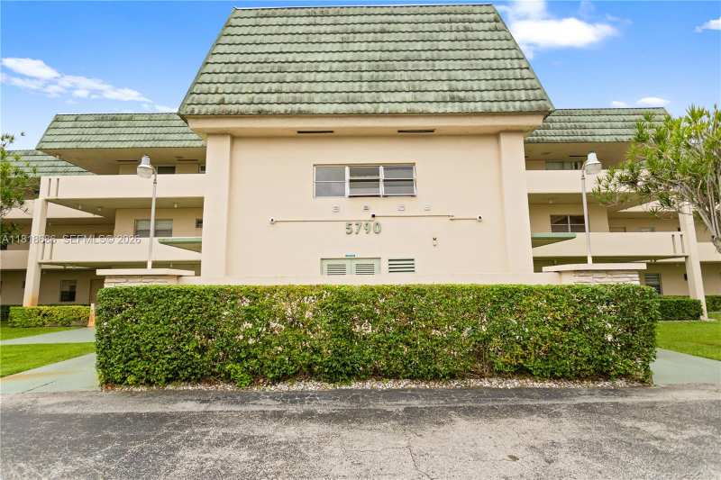 5790 Stirling # 212, Hollywood FL 33021
