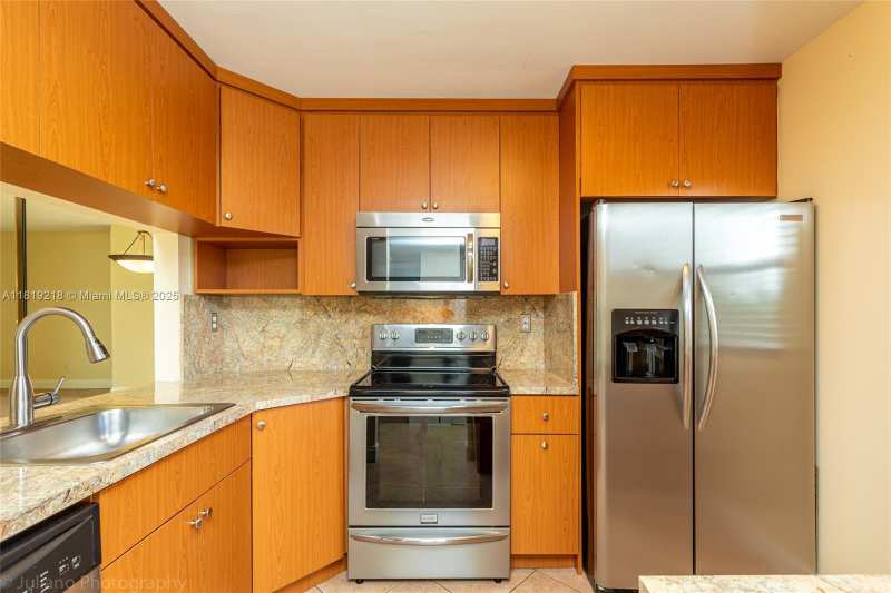 10624 NW 10th St # 103, Pembroke Pines FL 33026