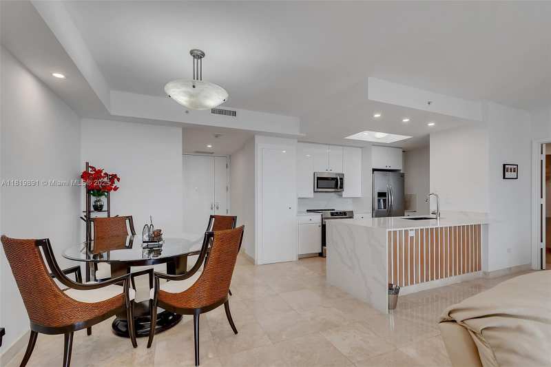 848 Brickell Key Dr # 1803, Miami FL 33131
