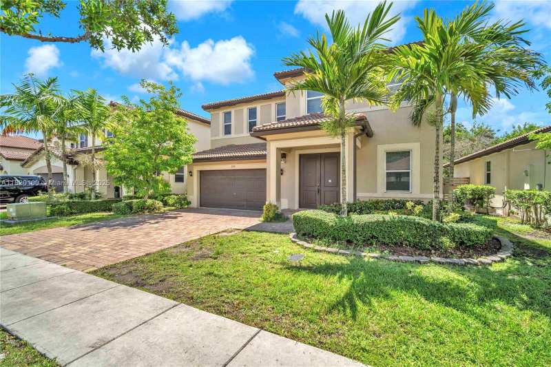2190 SE 2nd St, Homestead FL 33033