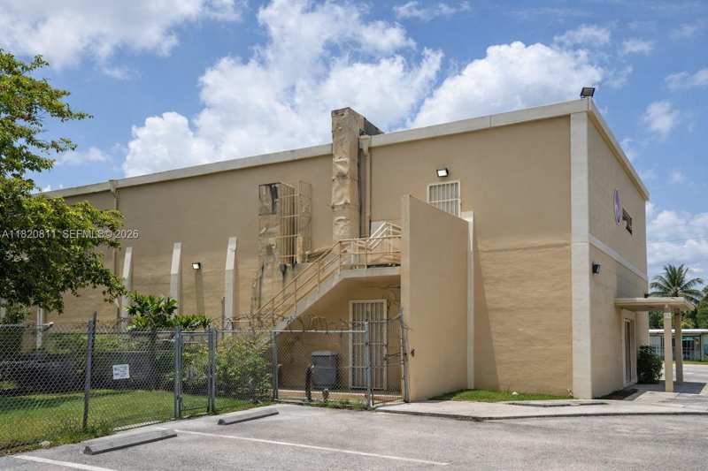 680 Superior St, Opa-Locka FL 33054