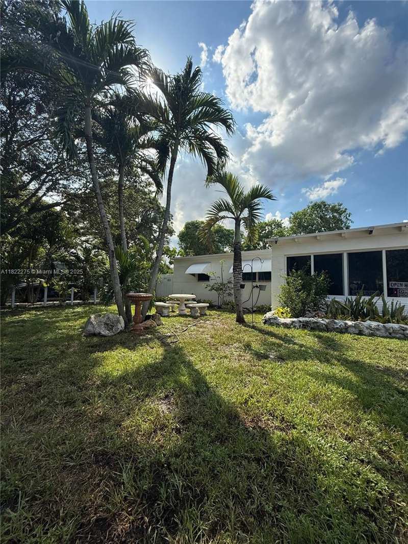 205 SW 21st Way, Fort Lauderdale FL 33312
