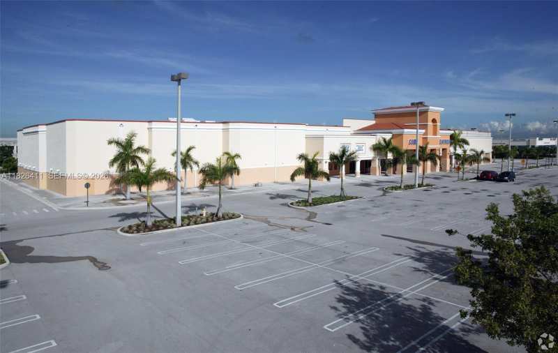 17355 NW 59th Ave, Hialeah FL 33015