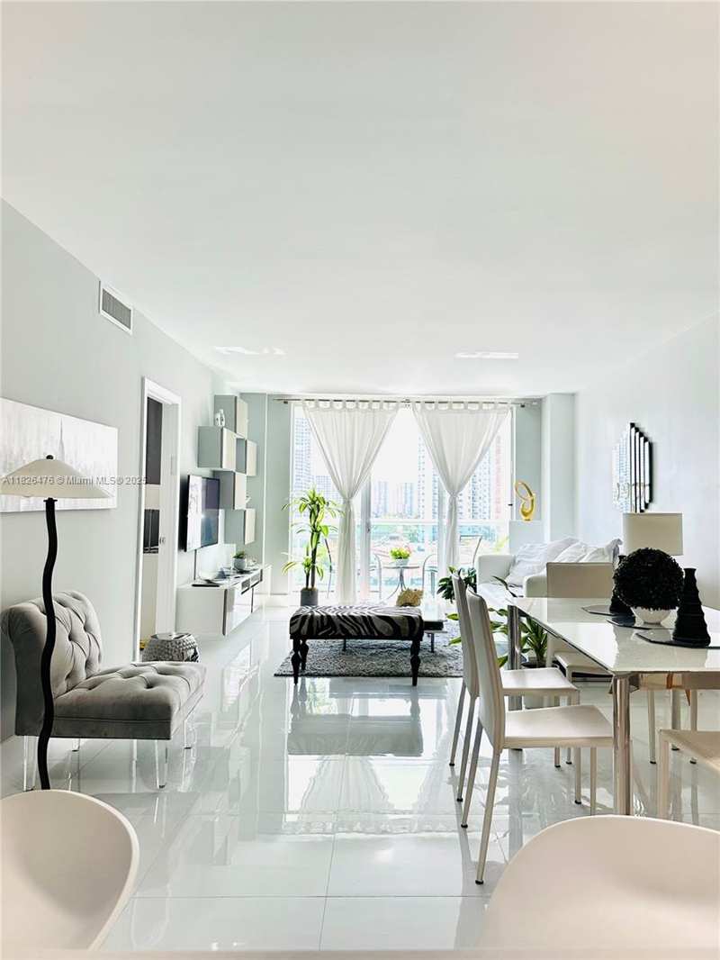 19390 Collins Ave # 911, Sunny Isles Beach FL 33160