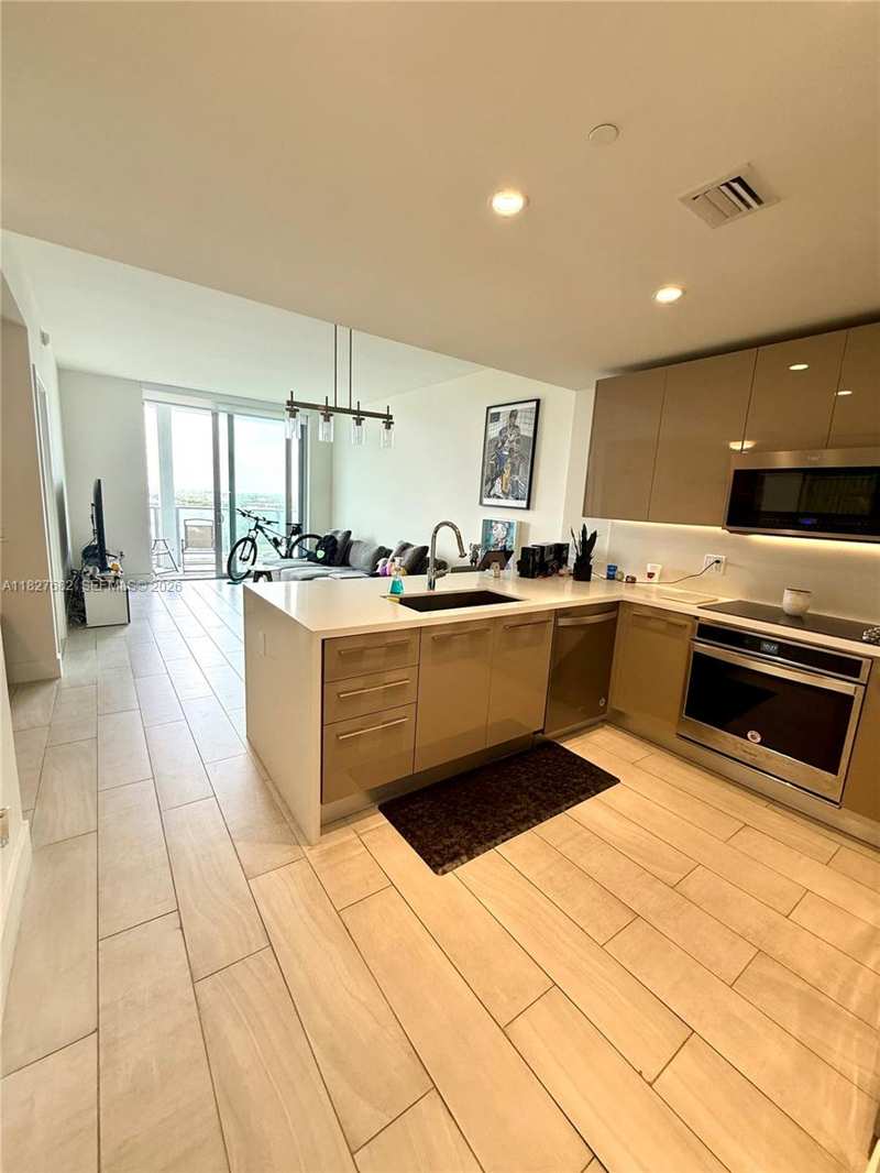 2000 Metropica Way # 1605, Sunrise FL 33323