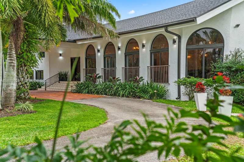 14875 SW 212th St, Miami FL 33187