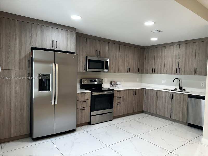 25767 SW 144th Ave, Homestead FL 33032