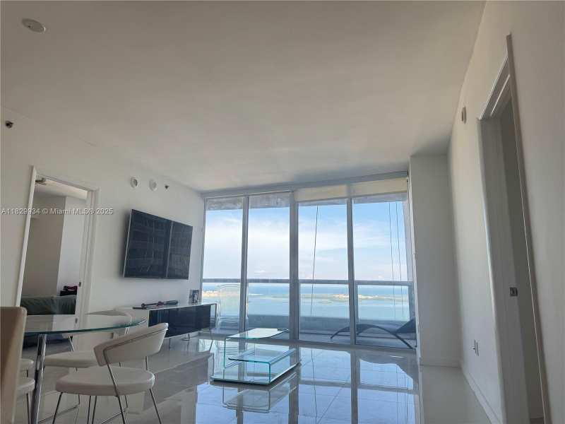 475 Brickell Ave # 4207, Miami FL 33131