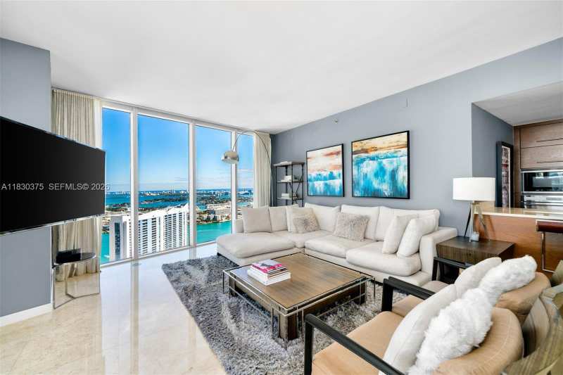465 Brickell Ave # 5302, Miami FL 33131