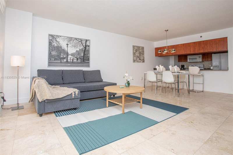 1200 Brickell Bay Dr # 2704, Miami FL 33131