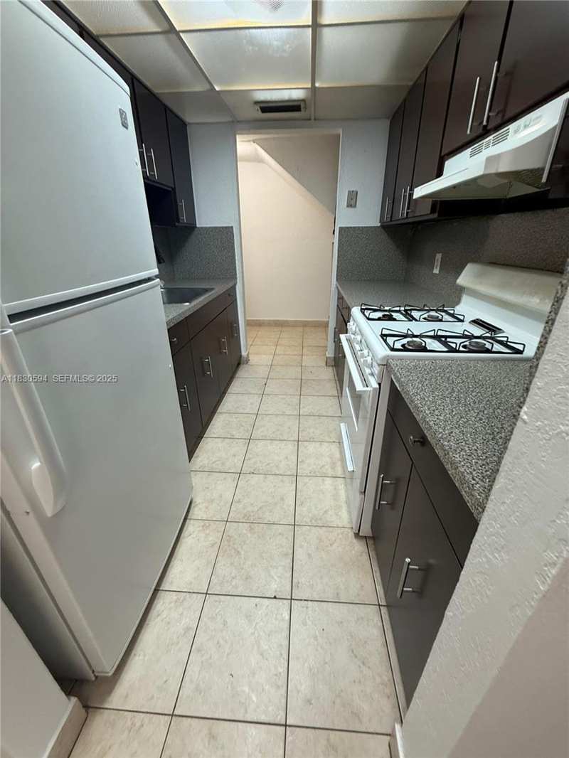 1305 W 53rd St # 406, Hialeah FL 33012