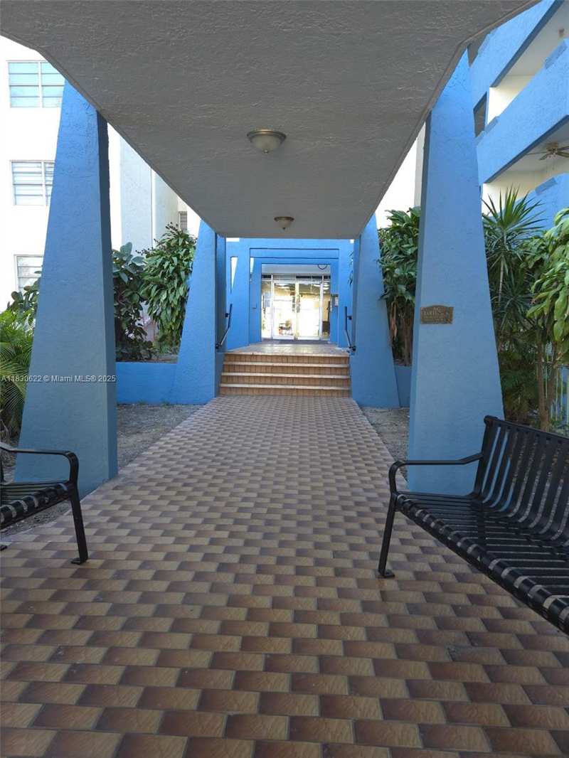 5050 NW 7th St # 709, Miami FL 33126