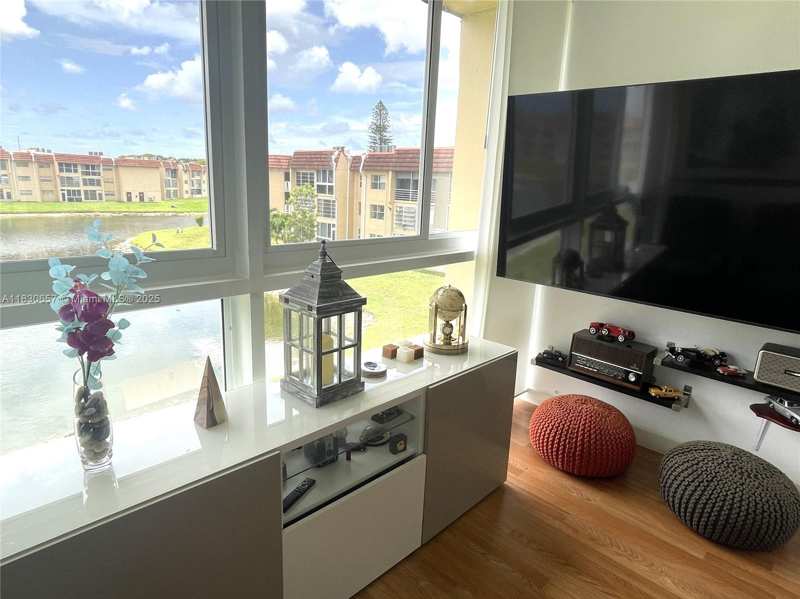 8951 Sunrise Lakes Blvd # 310, Sunrise FL 33322