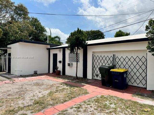 42 SE 10th Ter, Dania Beach FL 33004
