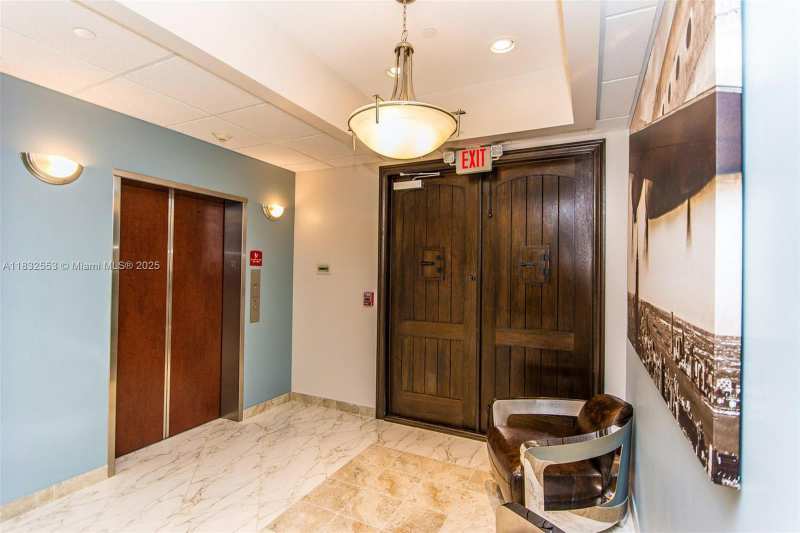 1555 Bonaventure Blvd # 2018, Weston FL 33326