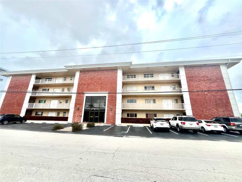 2841 NE 33rd Ct # 104, Fort Lauderdale FL 33306