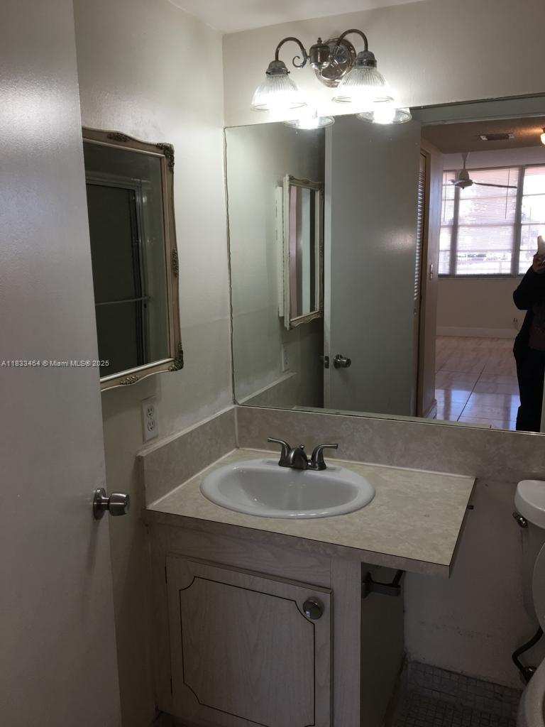 2025 NE 164th St # 205, North Miami Beach FL 33162